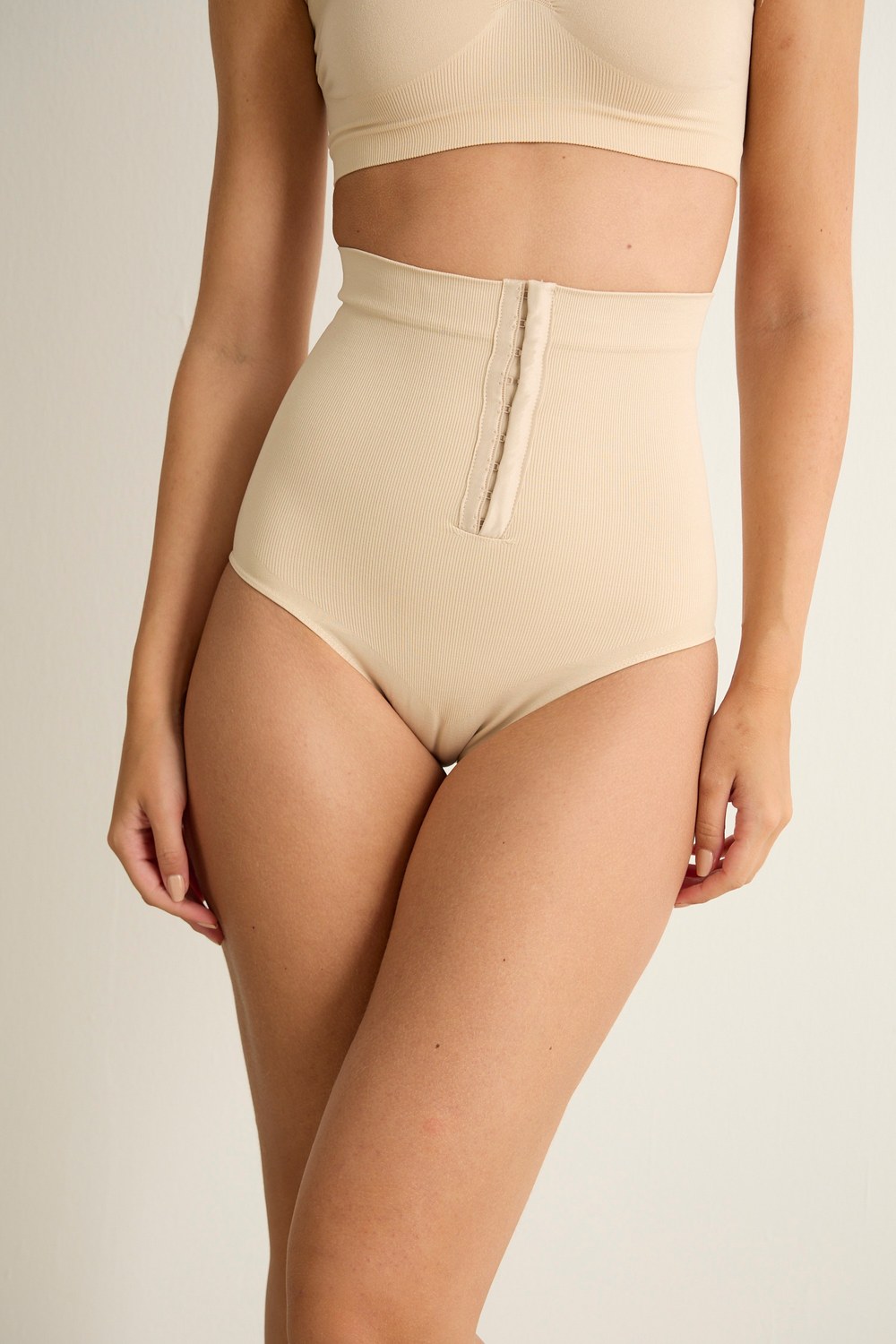Layza 13004 Agraflı Slip Korse
