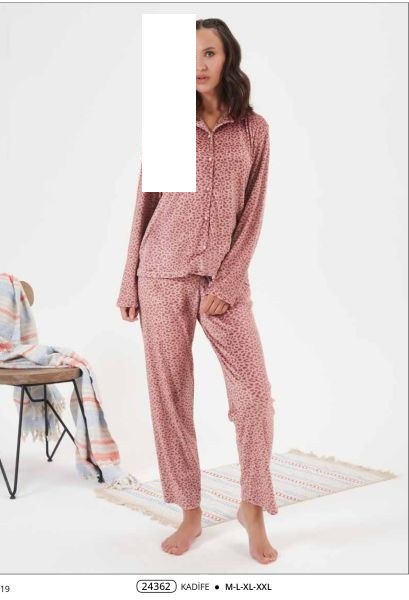 Estiva 24362 Bayan Kadife Ön Düğmeli Pijama Takım Pudra