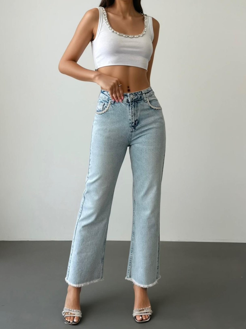 Yüksek Bel Ön Cep Taş İşleme Detaylı Light Blue Jean Pantolon
