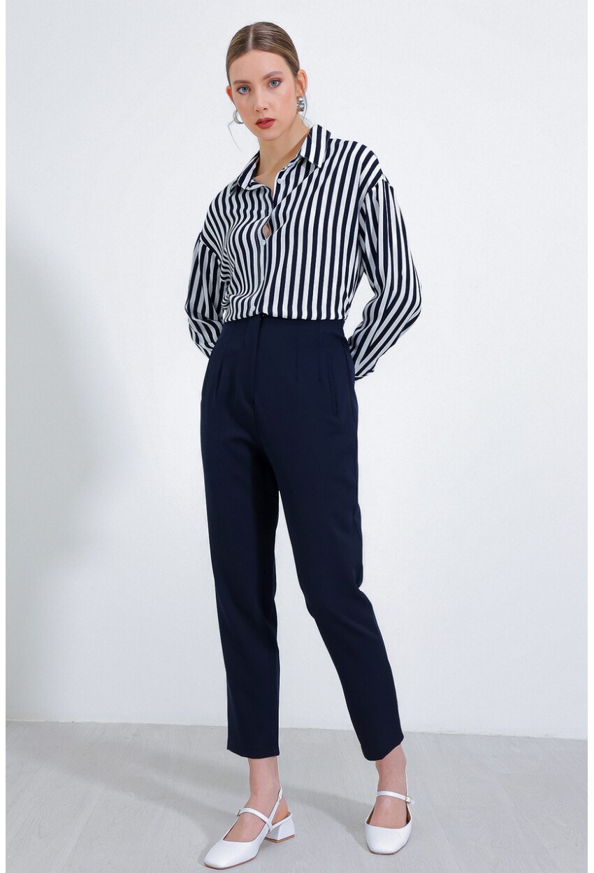 LACİVERT
