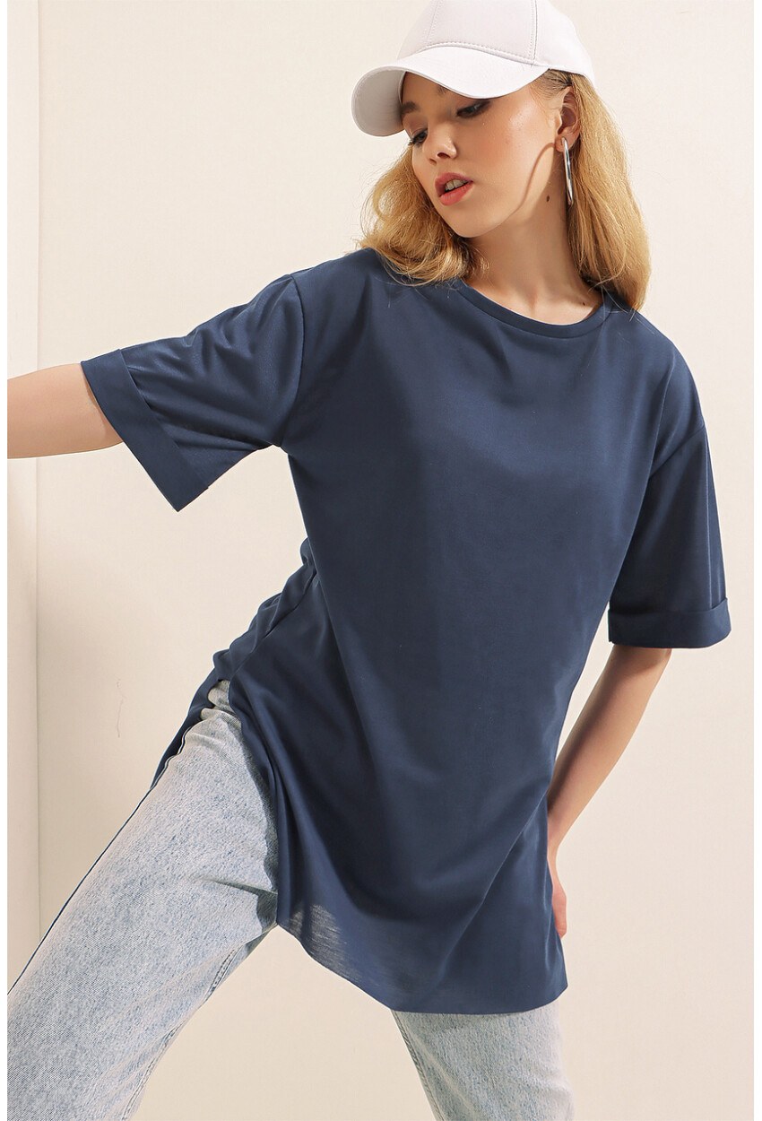 4123 Yırtmaçlı Oversize Tişört