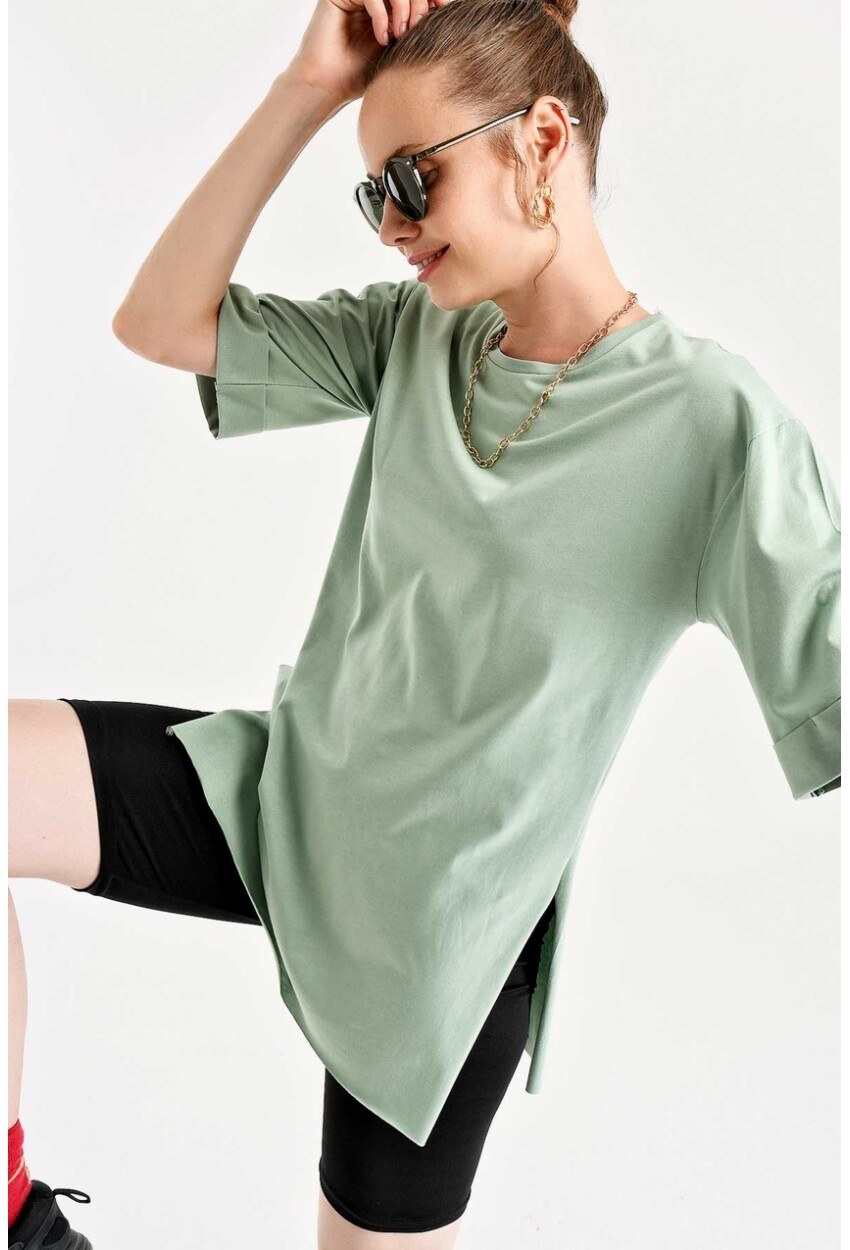4123 Yırtmaçlı Oversize Tişört