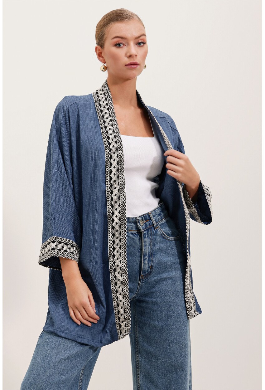 5866 Nakışlı Örme Kimono