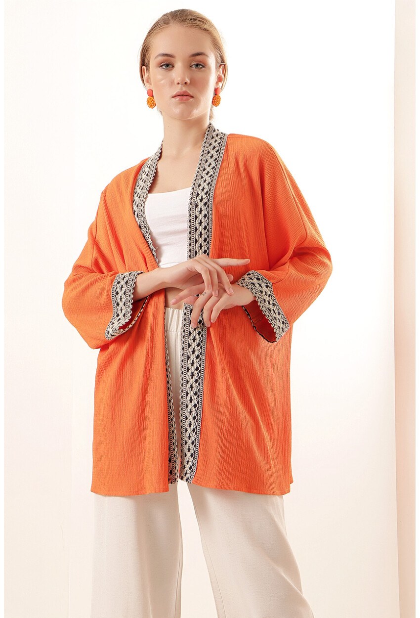 5866 Nakışlı Örme Kimono