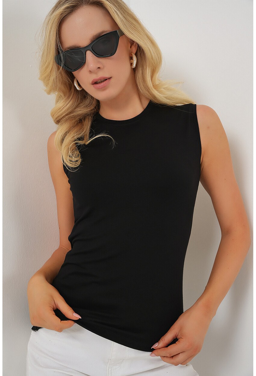 Kadın Kolsuz Body 4347