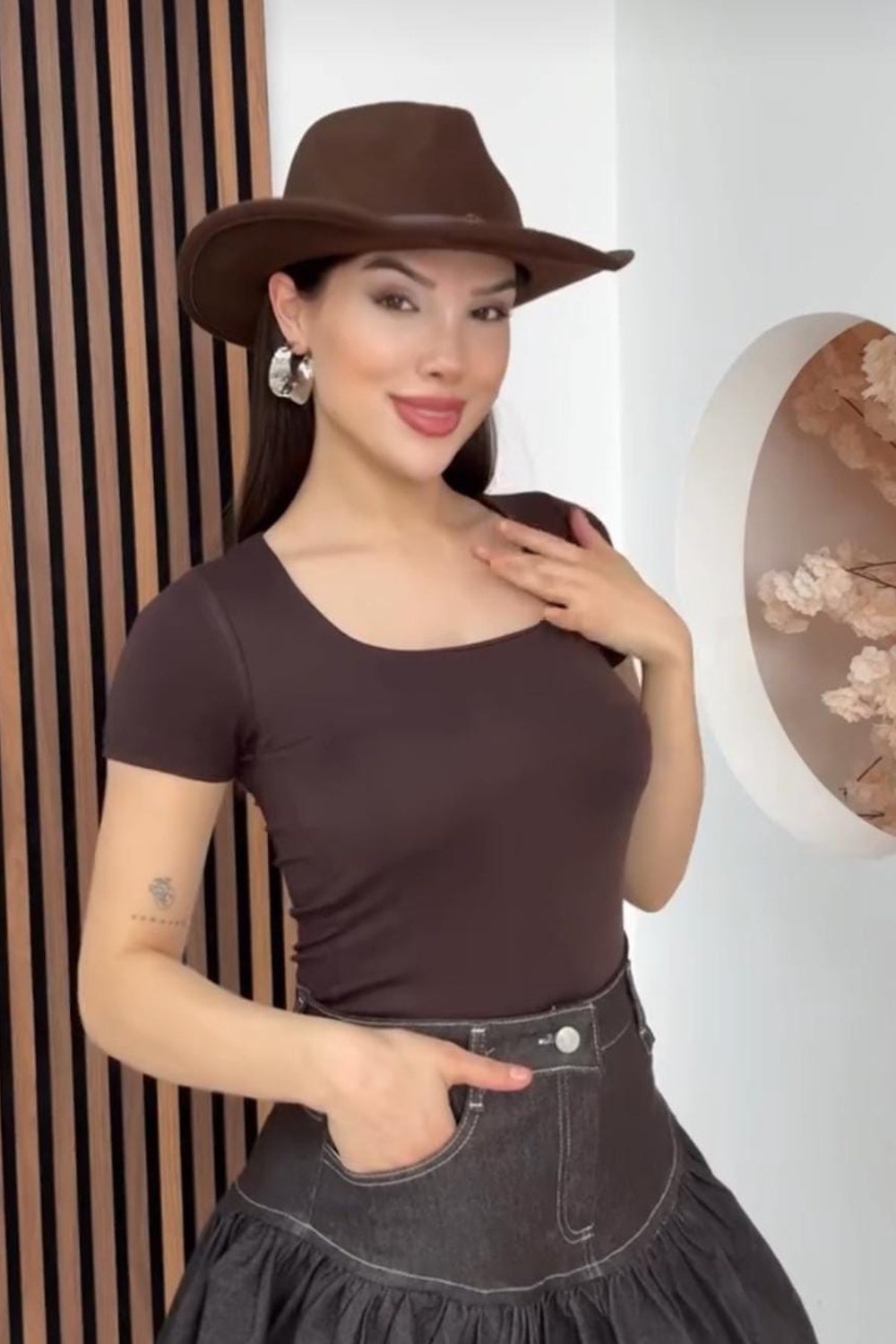 Kare Yaka Kısa Kol Modal Kumaş Bluz