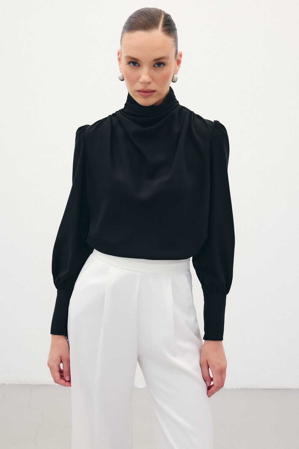 Drape Detaylı Bluz - Siyah