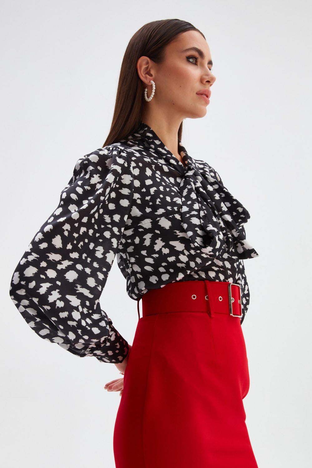 Fularlı Leopar Desenli Bluz - Siyah