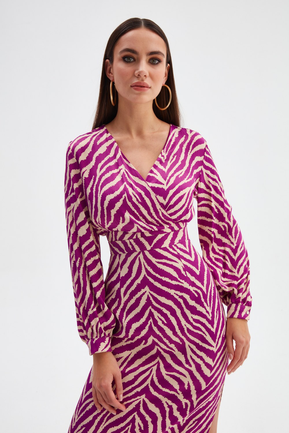 Kruvaze Zebra Desenli Saten Bluz - Fuşya