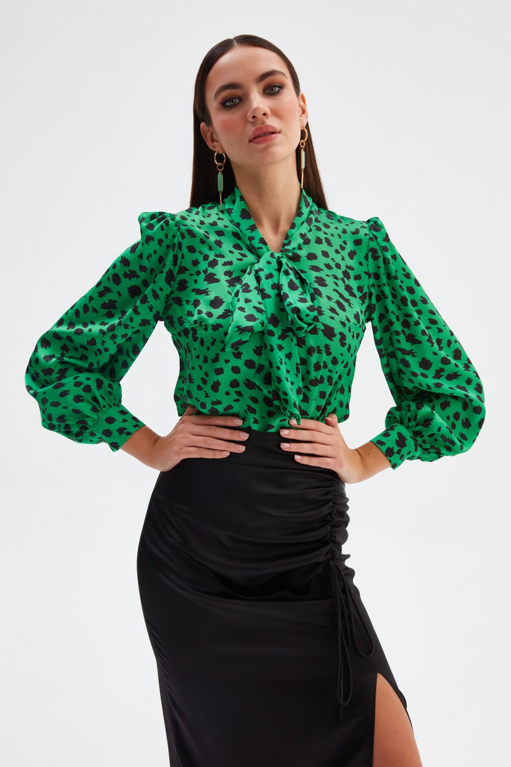 Fularlı Leopar Desenli Bluz - Yeşil