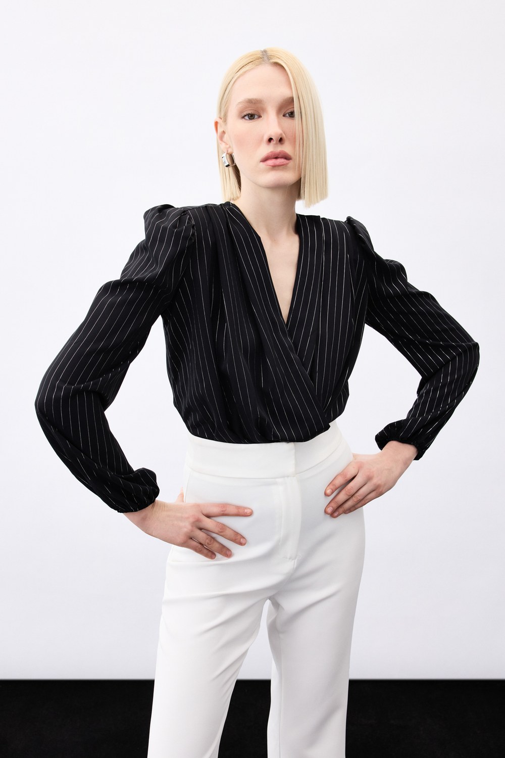 Parlak Çizgili Bodysuit Bluz - Siyah