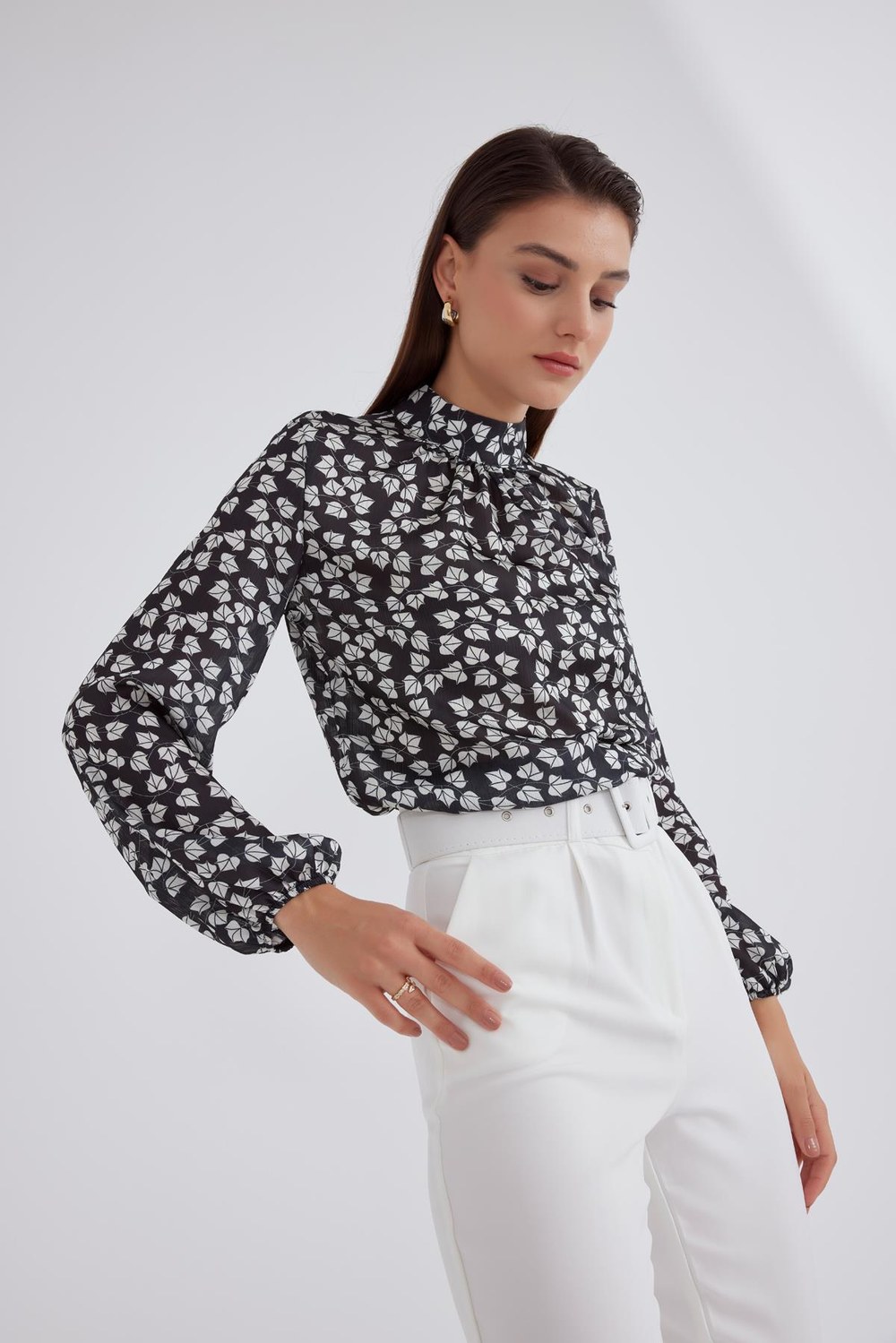 Yoryo Saten Desenli Crop Bluz - Siyah