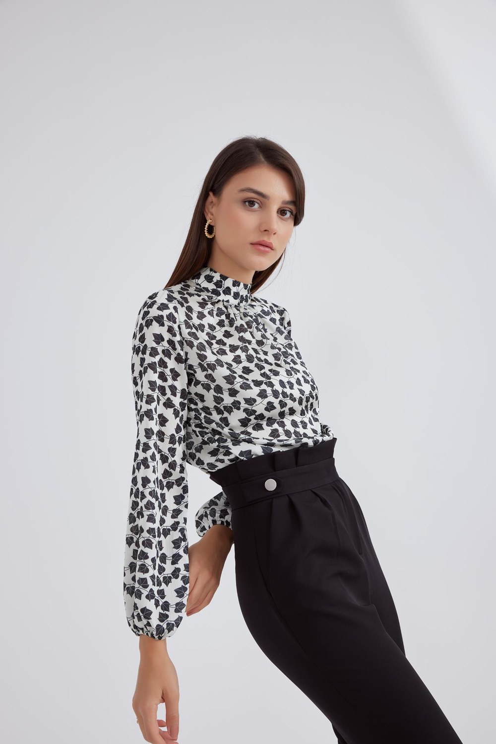 Yoryo Saten Desenli Crop Bluz - Ekru