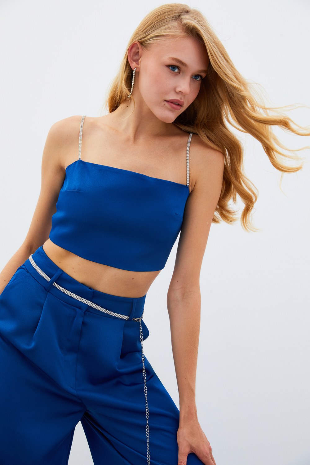 Taş Askılı Saten Crop Bluz - Mavi
