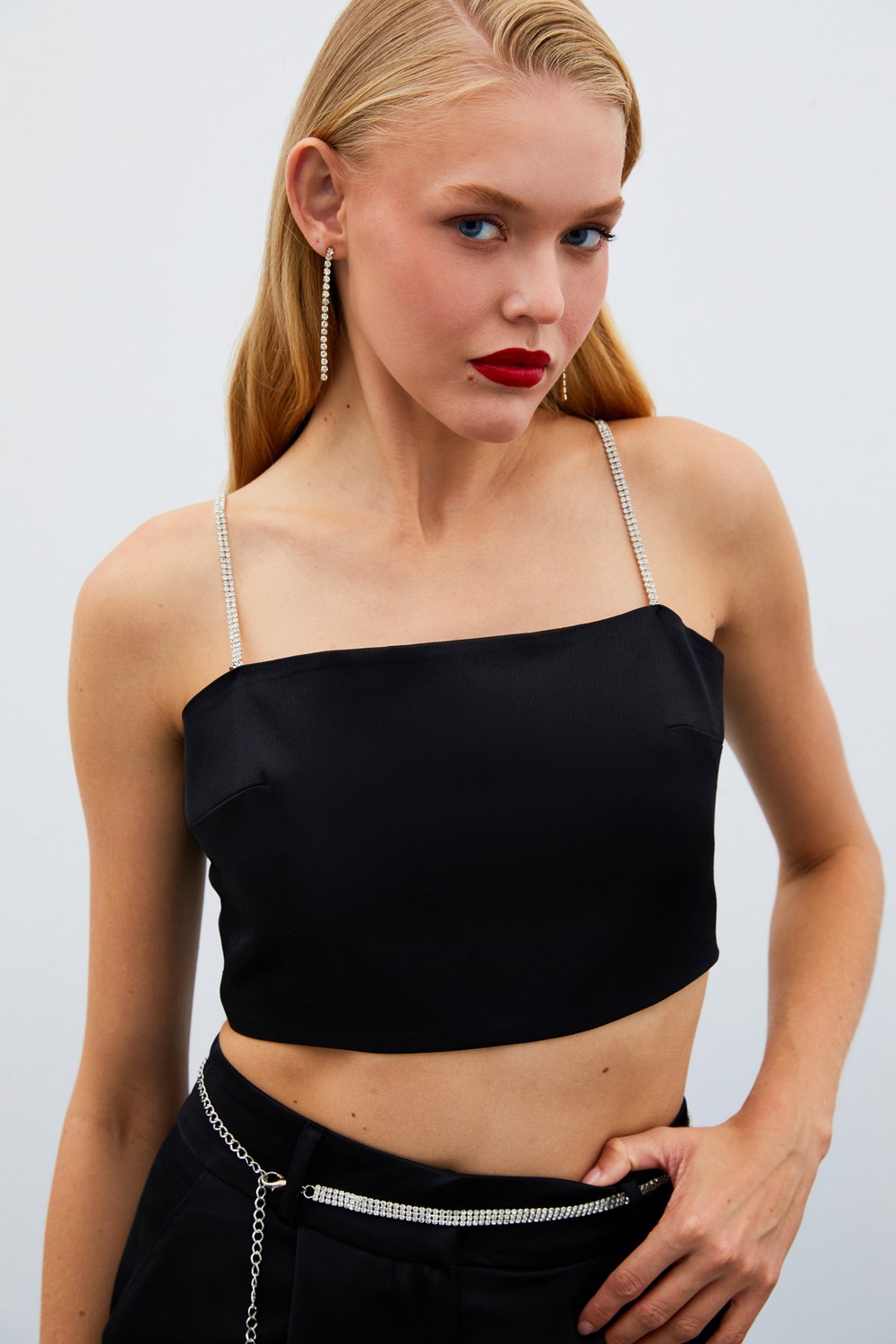 Taş Askılı Saten Crop Bluz - Siyah
