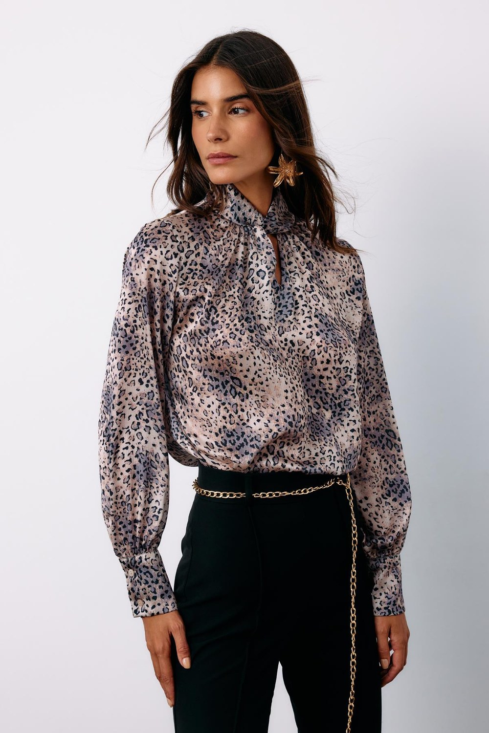 Detaylı Yaka Leopar Desenli Bluz - Gri