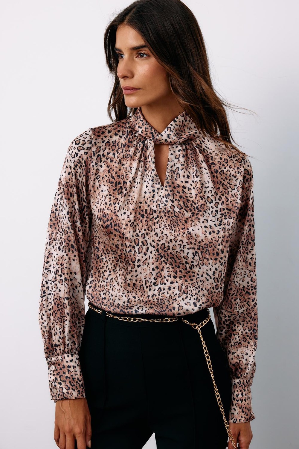 Detaylı Yaka Leopar Desenli Bluz - Bej