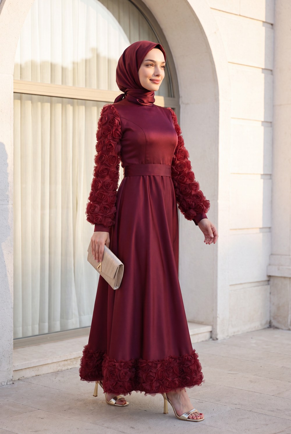 Eteği Ve Kolları Gül Detaylı Saten Abiye -Bordo
