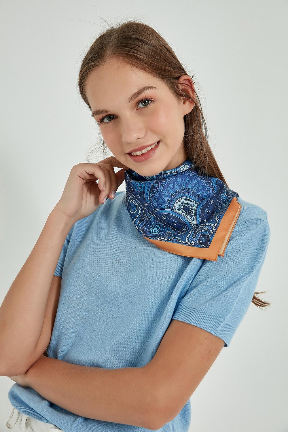 12438 Etro Desenli Saten Bandana Fular 50x50 Cm