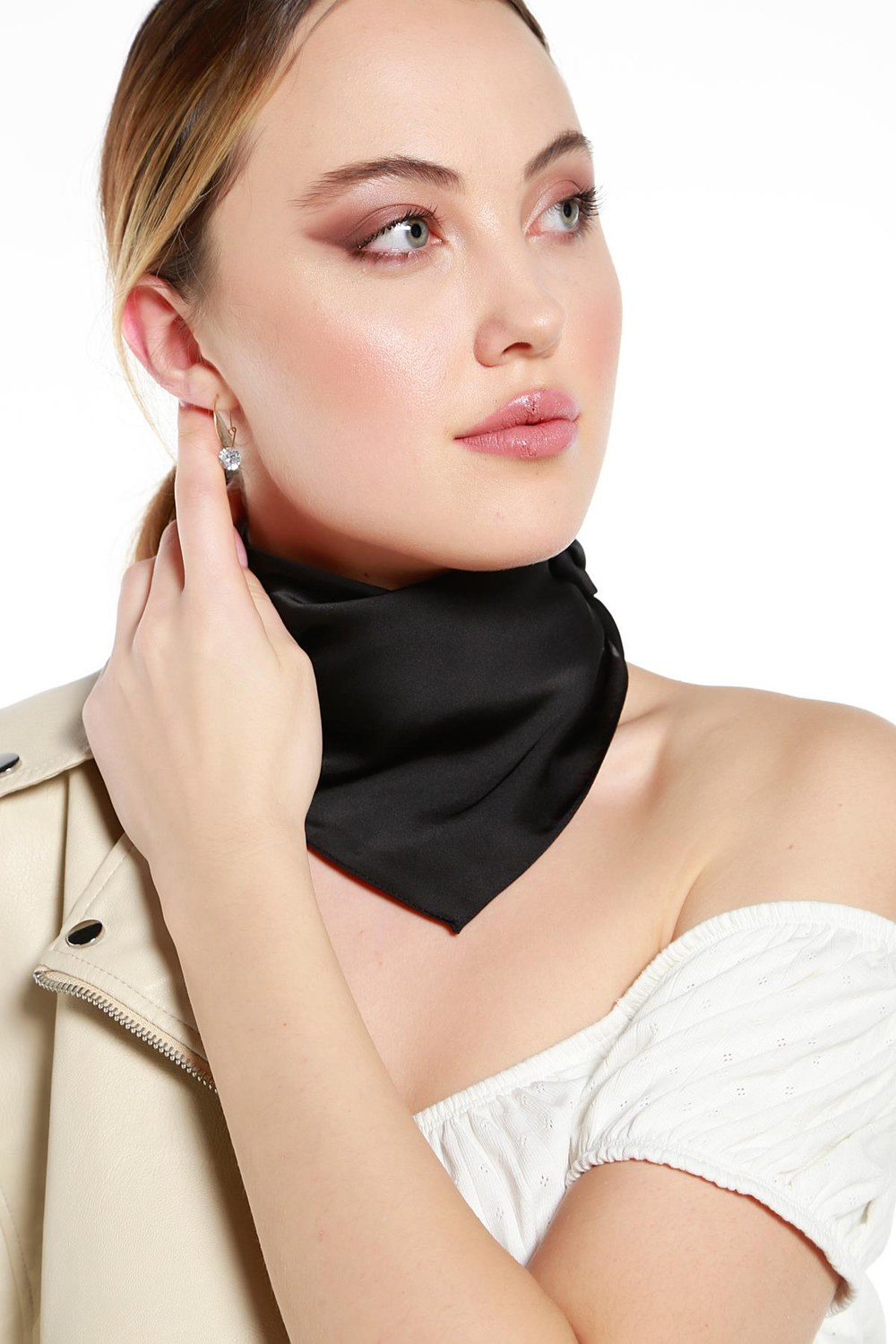 13731 Siyah Saten Bandana Fular 50x50 Cm