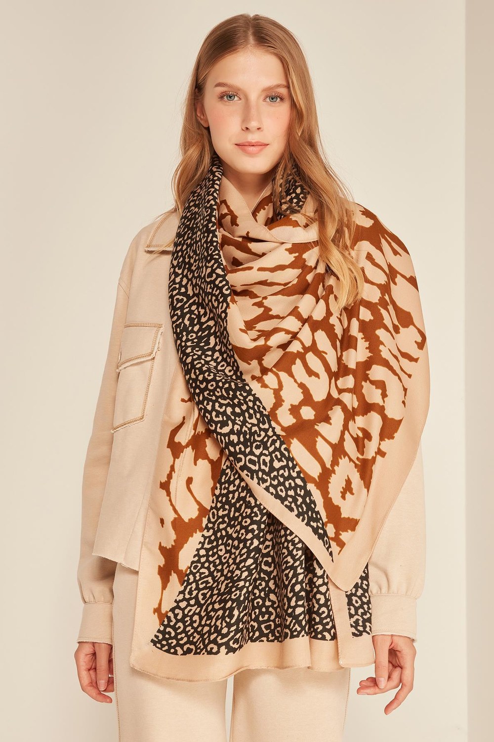13955 Patchwork Leopar Desenli Bej Yumuşak Dokulu Şal