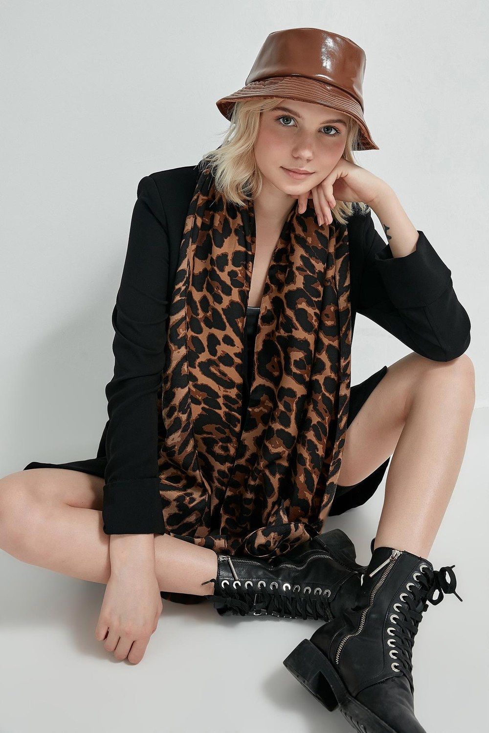 10862 Leopar Desenli Kahve Rengi Şal