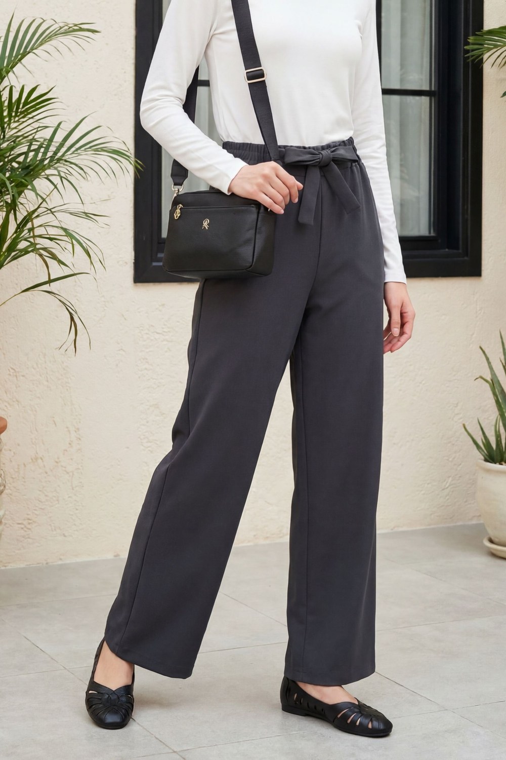 Duble Kumaş Beli Kuşaklı Bol Paça Pantolon -Füme