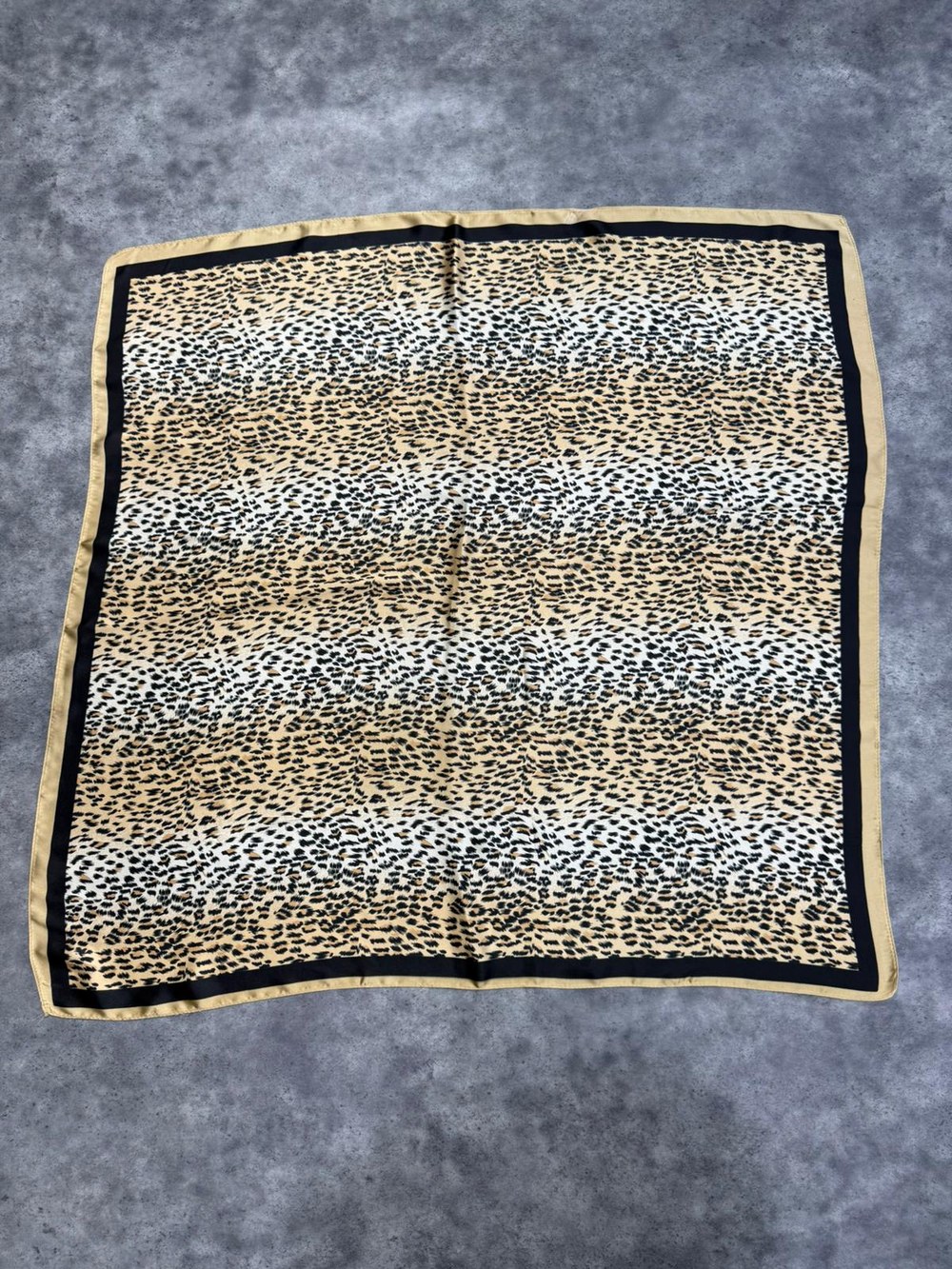 15328 Leopar Desen Bej Bandana Fular 90x90 Cm
