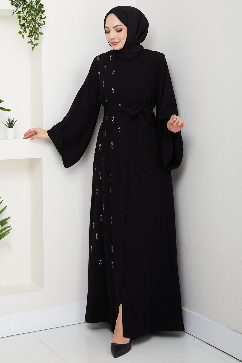 Kuşaklı Çiçek Taşlı Ferace Siyah HM2853