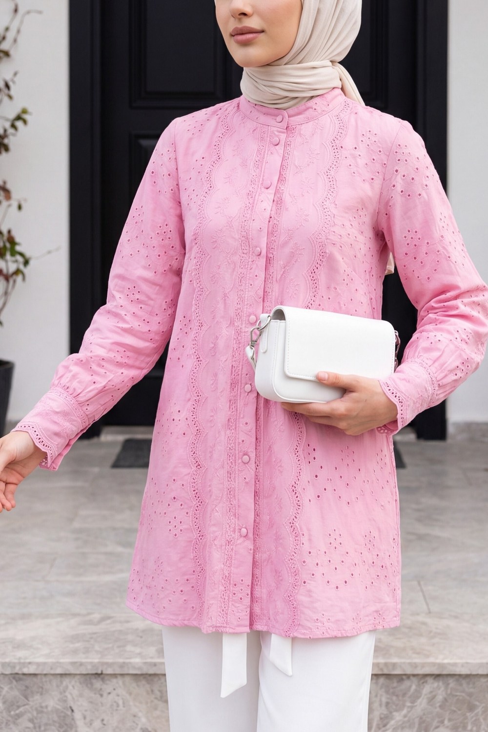 Yakası Ve Kolu Dantelli Top Düğmeli Astarlı Gömlek -Pembe