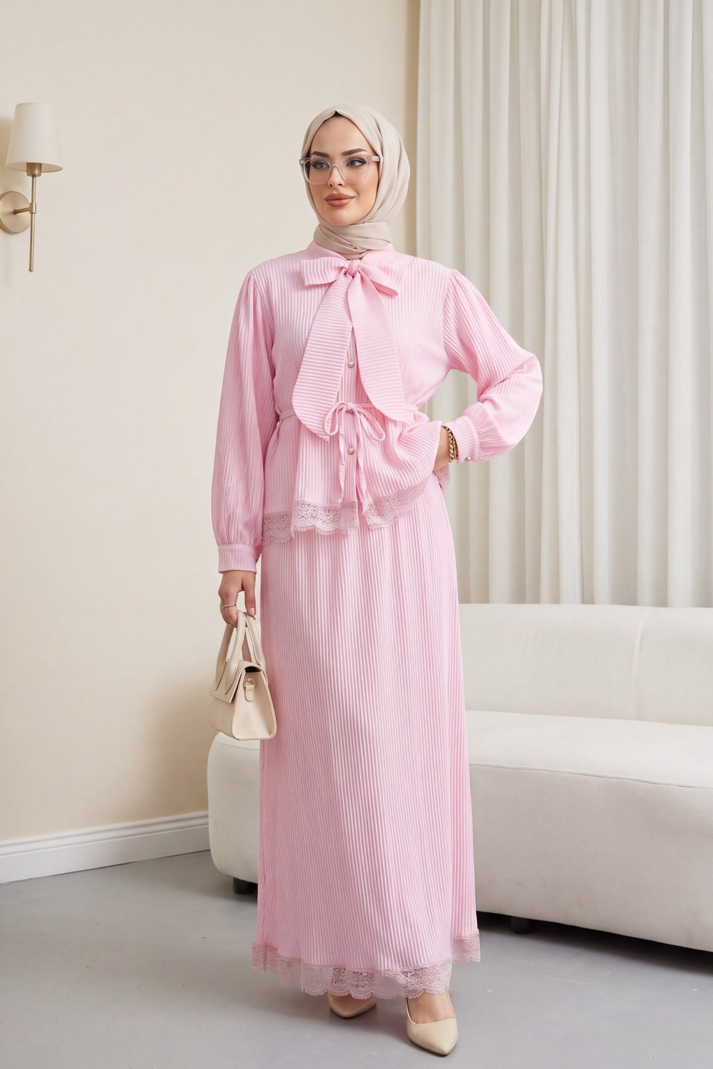 Yakası Ve Beli Bağlamalı Eteği Dantelli Pliseli Krep Takım -Pembe