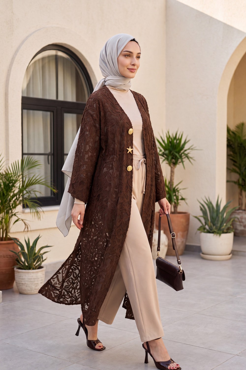 Geniş Kol Bağcıklı Broşlu Jakarlı Uzun Kimono -Kahverengi
