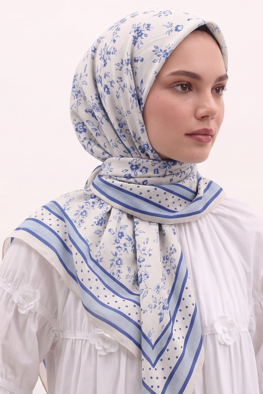 Desenli Naida Eşarp 8039 - İndigo Ekru