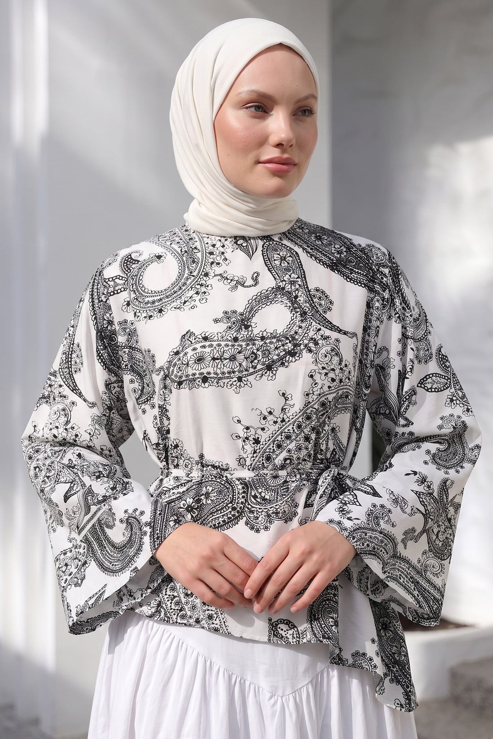 Buta Desenli Asimetrik Bluz Y0166 - Beyaz